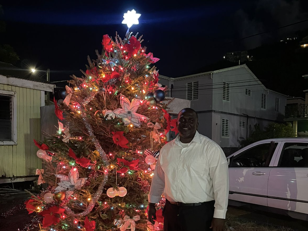 Penn hosts Christmas tree-lighting ceremony in constituency